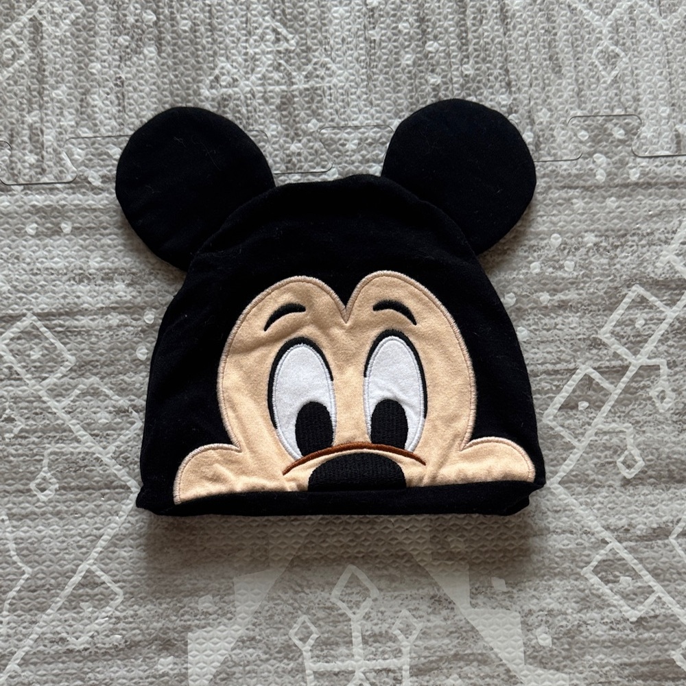 Disney Black and Cream Mickey Mouse Hat